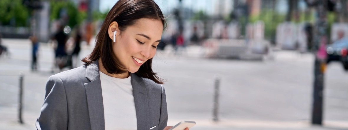 Najlepsze słuchawki bezprzewodowe do 300 złotych – ranking 2025