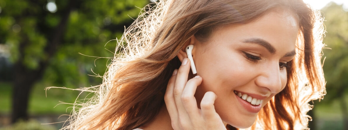 Najlepsze słuchawki bezprzewodowe i douszne do 100 zł – ranking