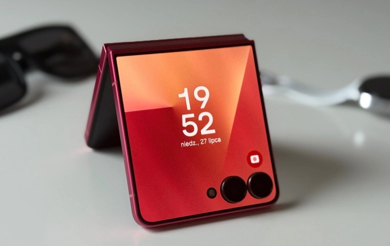 Test Galaxy Z Flip7 – jeszcze bardziej smukłego i stylowego składaka Samsung