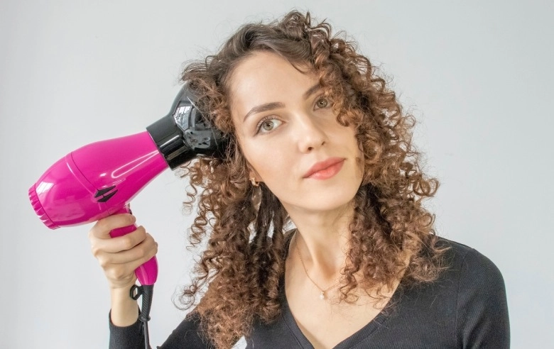Najlepsza suszarka z dyfuzorem do włosów kręconych – ranking