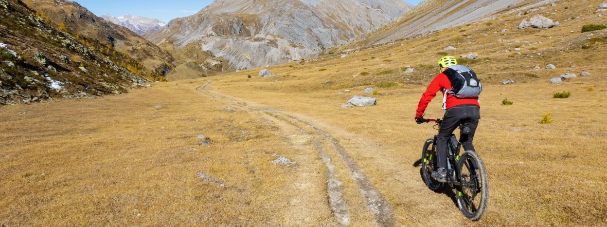 Ranking rower&oacute;w elektrycznych trekkingowych 2026