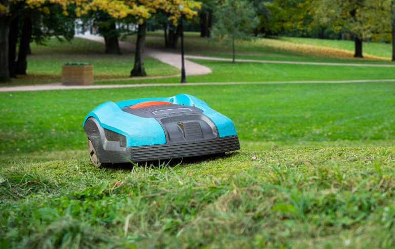 Robot do koszenia trawy - jak działa i czy warto go kupić?