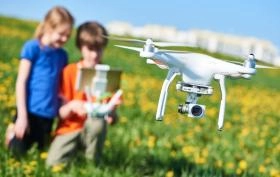 Jaki dron dla początkujących? Ranking dron&oacute;w na start