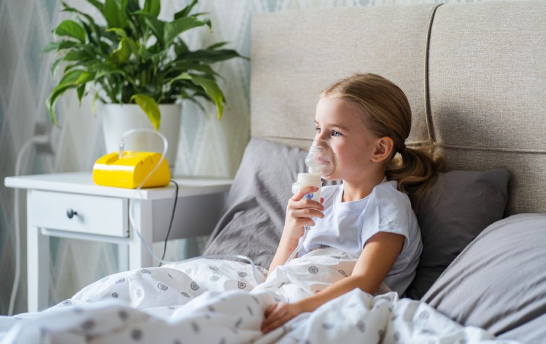 Inhalator i nebulizator dla dzieci i dorosłych. Jakie są między nimi różnice?