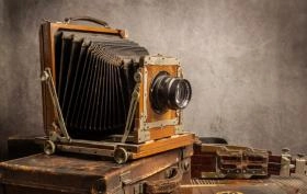 Pierwszy aparat fotograficzny. Historia fotografii w pigułce