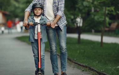 Od ilu lat można jeździć na hulajnodze elektrycznej