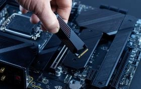 Jak podłączyć dysk SSD do laptopa i komputera?
