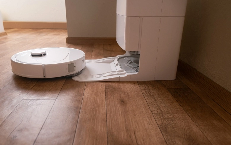 Najlepszy robot sprzątający ze stacją opróżniającą – ranking 2025