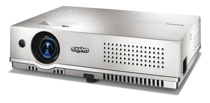 Projektor Sanyo PLC-XW60  - LCD - UXGA
