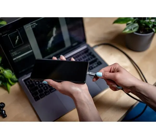 Newell NL3586 USB-C - USB-C 3.2 Gen 2 2m Czarny