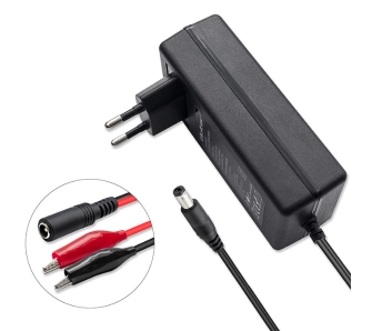 Ładowarka Qoltec 52423 Automatyczna do akumulatora AGM GEL STD 6V 12V / 1.5A  Prostownik z sygnalizatorem LED