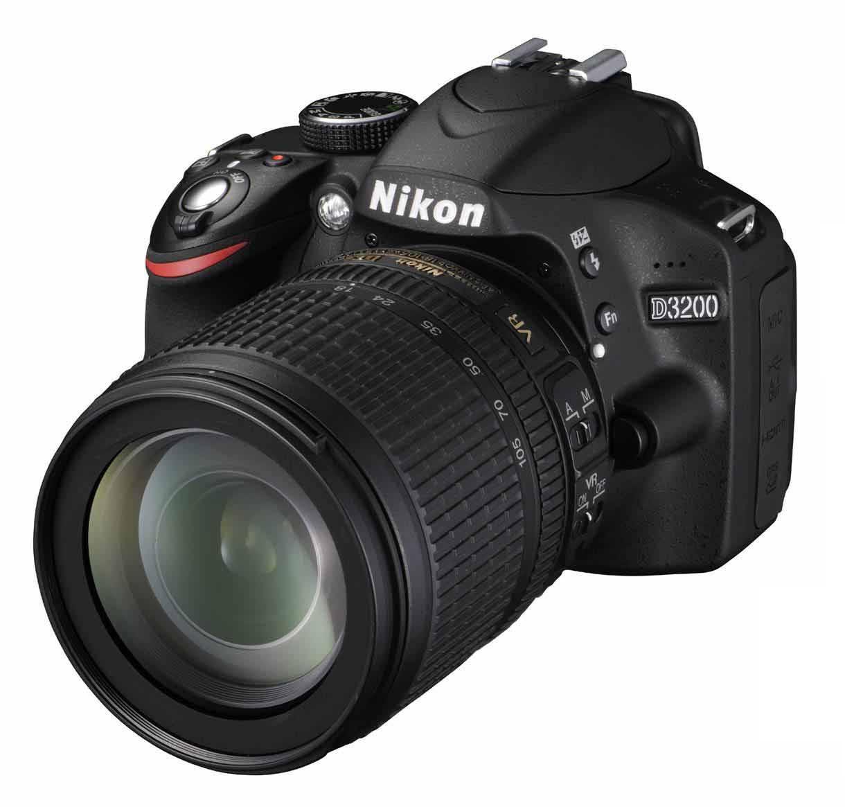 Lustrzanka Nikon D3200 18-105 VR (czarny) + 16GB + filtr UV