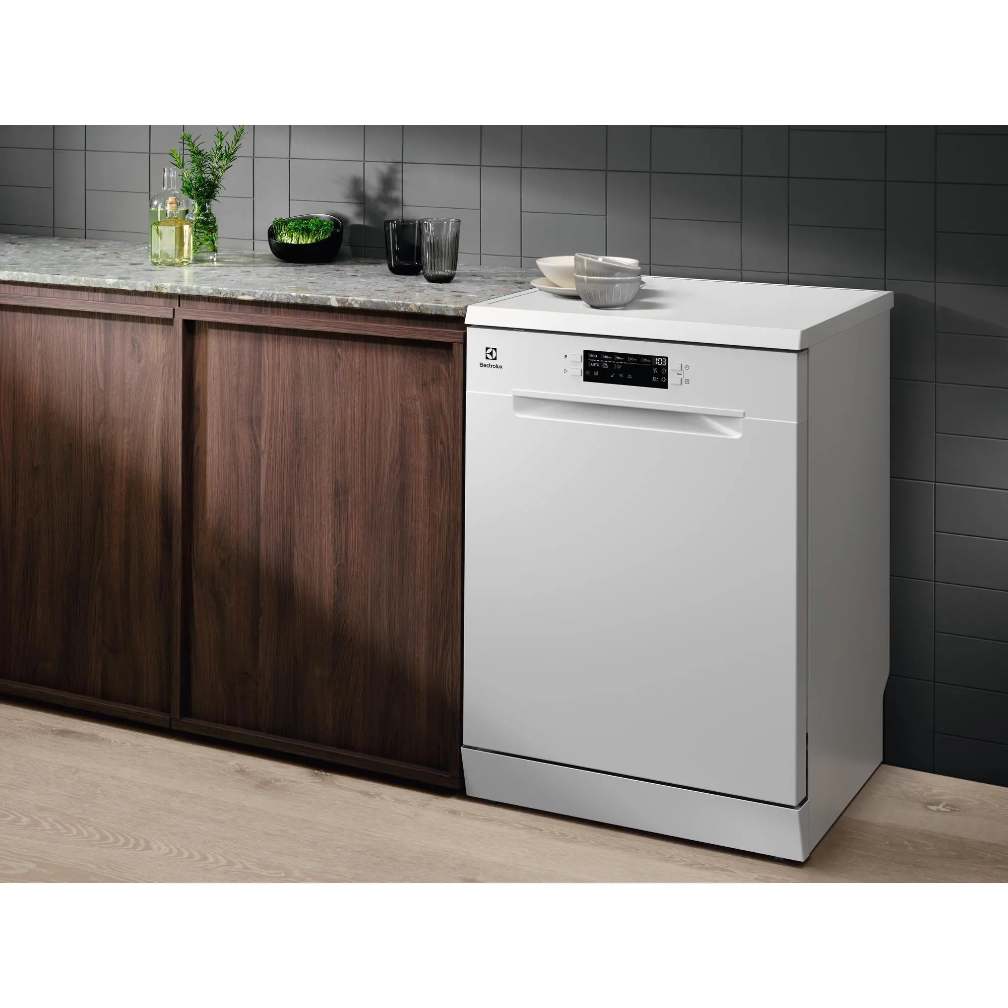 фото Посудомоечная машина Electrolux ESM48210SW