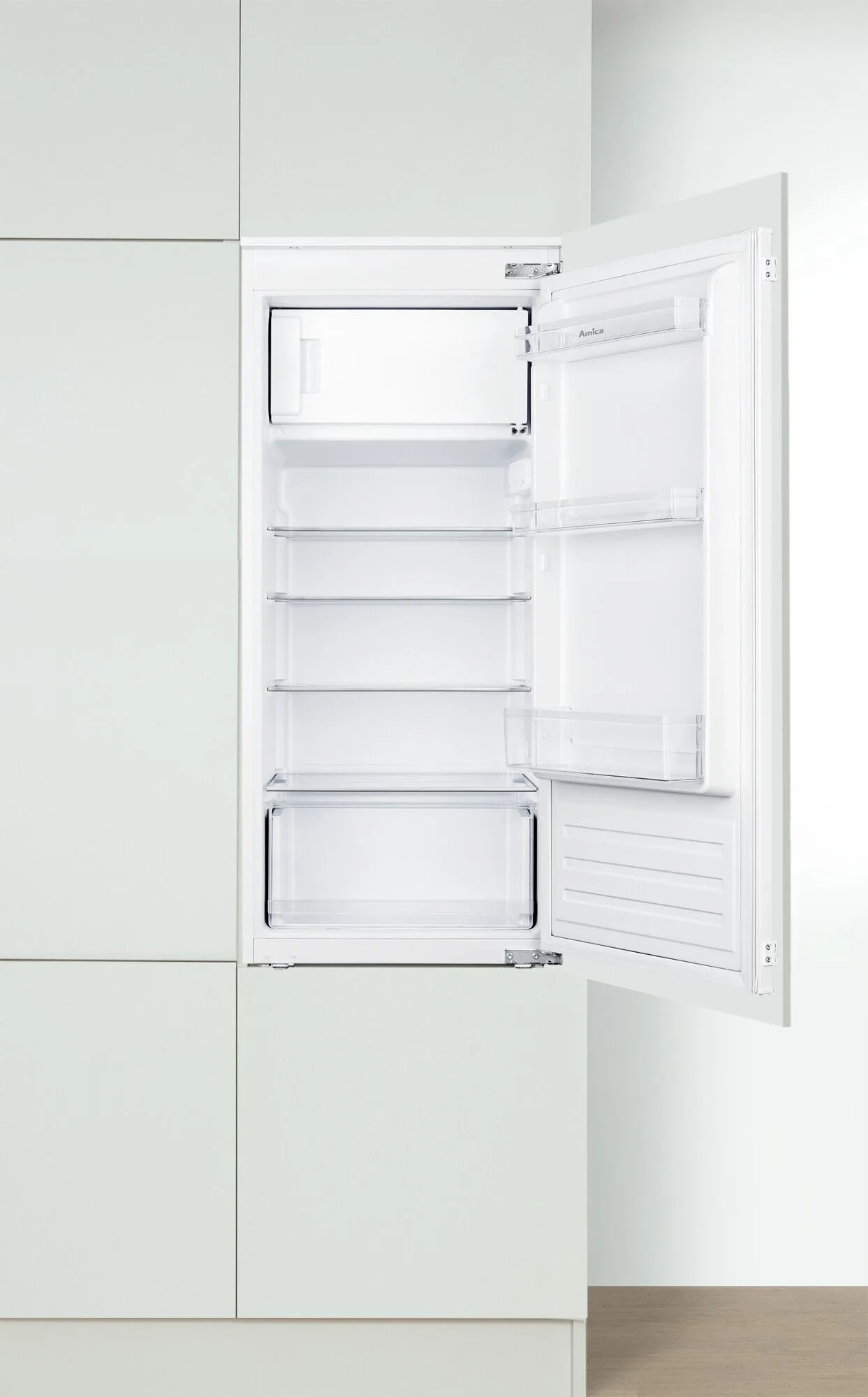 фото Холодильник з морозильною камерою Amica BM210.4i