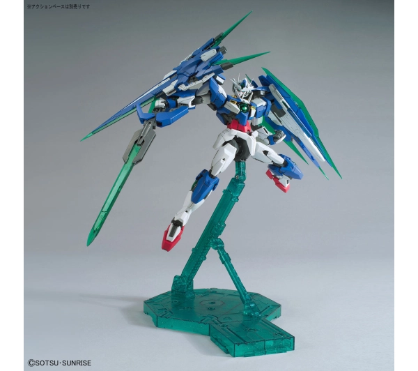 Bandai MG 1/100 00 QAN[T] FULL SABER