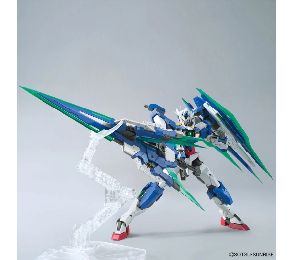 Bandai MG 1/100 00 QAN[T] FULL SABER