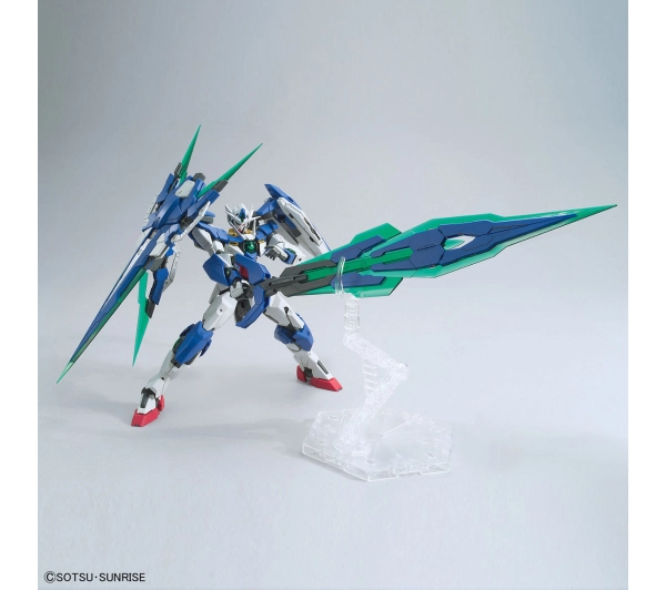 Bandai MG 1/100 00 QAN[T] FULL SABER