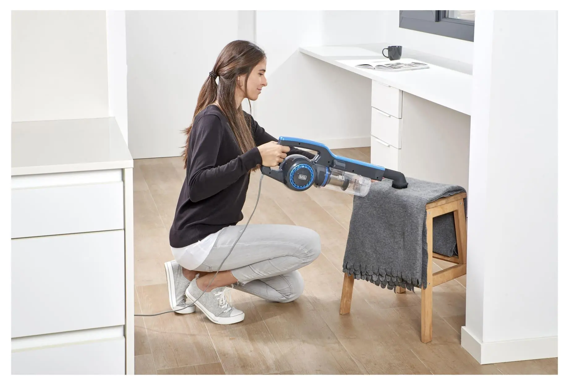фото Вертикальный + ручной пылесос (2в1) Black+Decker BXVMS600E 2