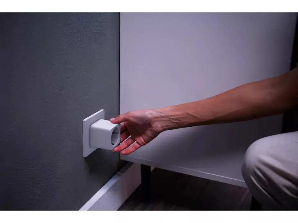 фото Розумна розетка Philips 929003050601