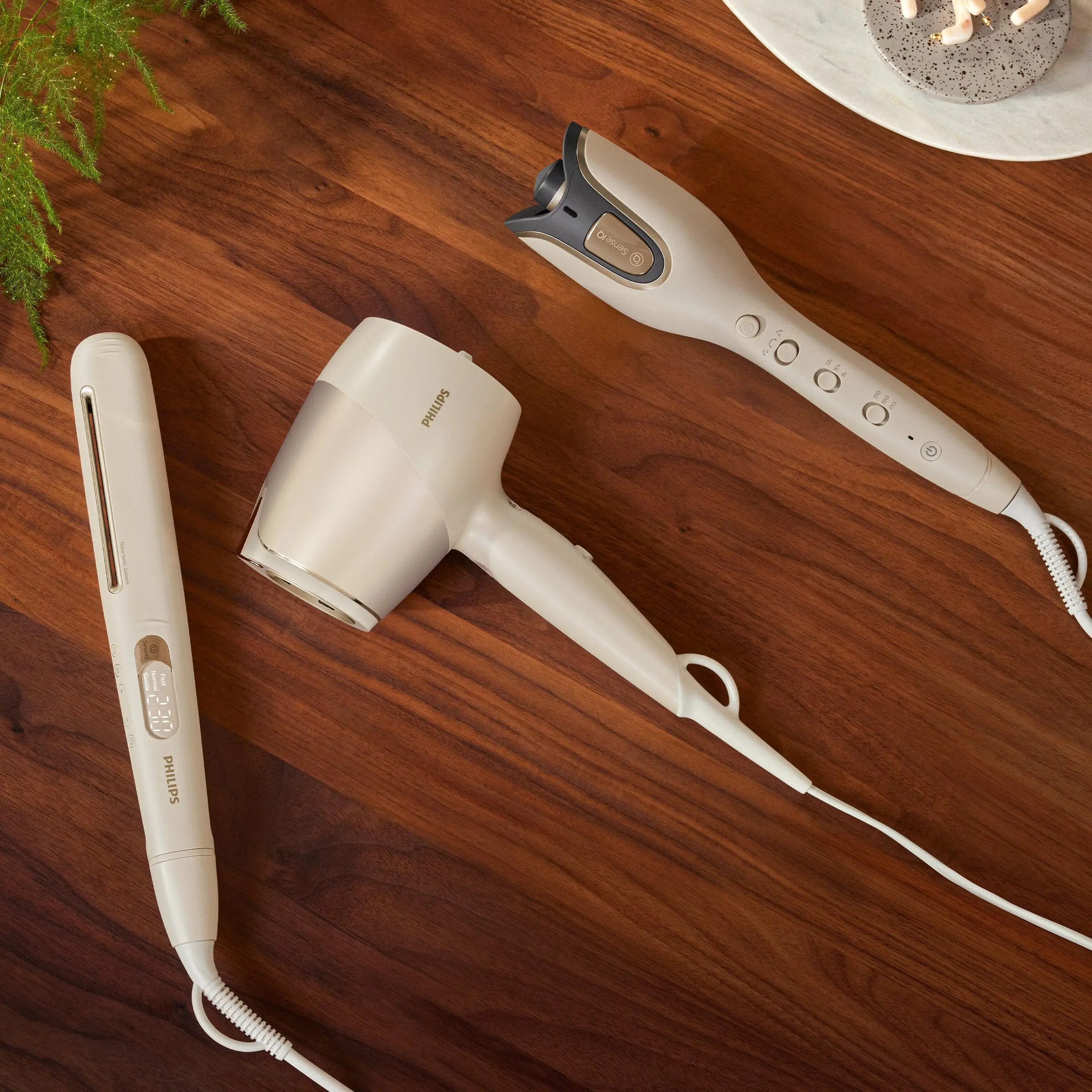 Suszarka do włosów Philips SenseIQ BHD829/00 Jonizacja Dyfuzor Zimny nawiew 1800W 3 prędkości 3 temperatury