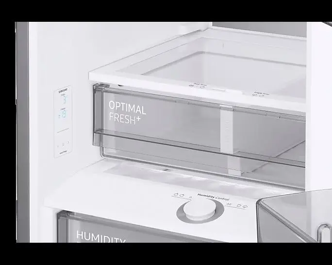 Wnętrze chłodziarki Samsung Bespoke RB38C7B5E22
