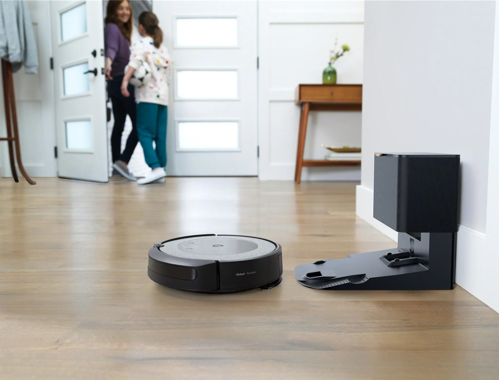 Robot sprzątający iRobot Roomba Combo i5+ Funkcja mopowania Stacja oczyszczająca Tworzenie mapy pomieszczenia 68dB
