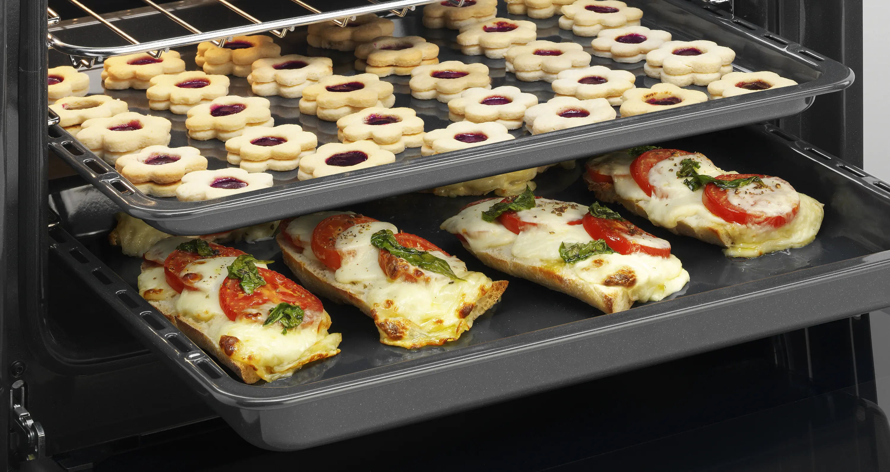 фото Електрична плита Electrolux LKI564266K