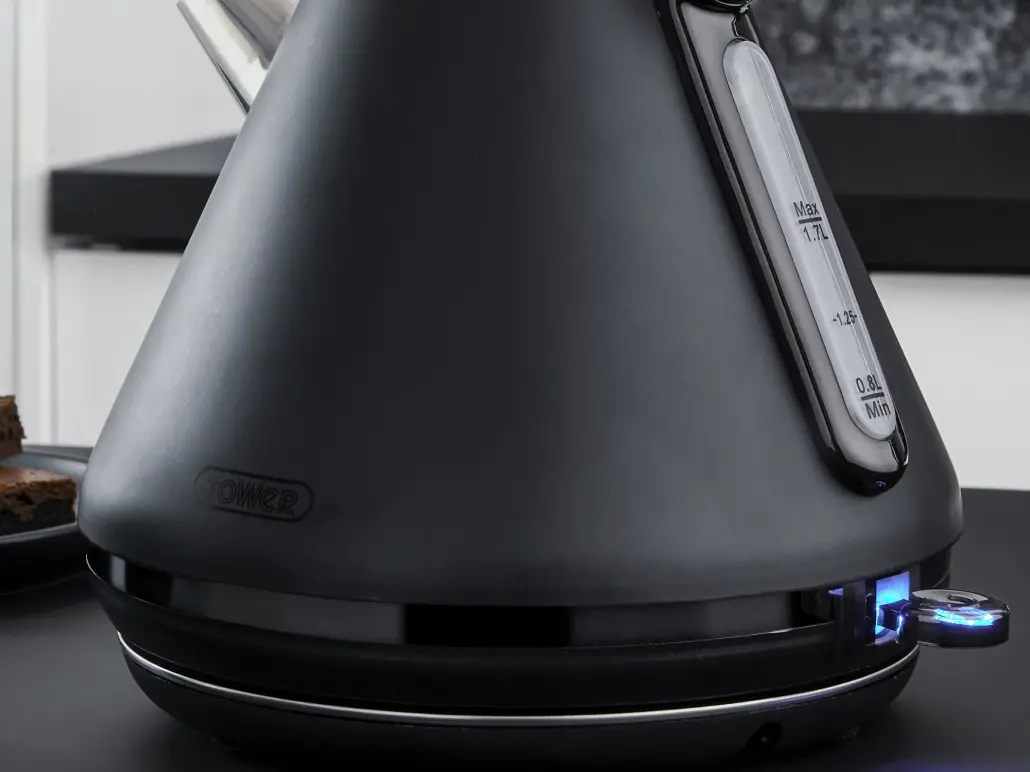 фото Електрочайник Tower Sera T10079BLK