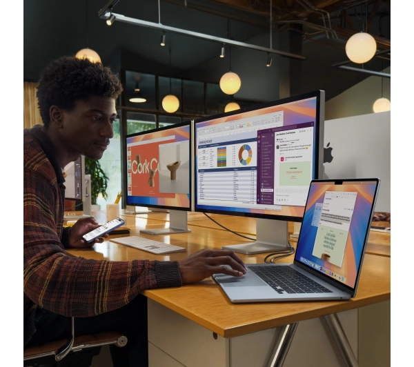 Apple MacBook Air 2025 15,3" M4 16GB RAM 256GB Dysk macOS Księżycowa poświata 70W Funkcje AI - Kup na Raty - RRSO 0%