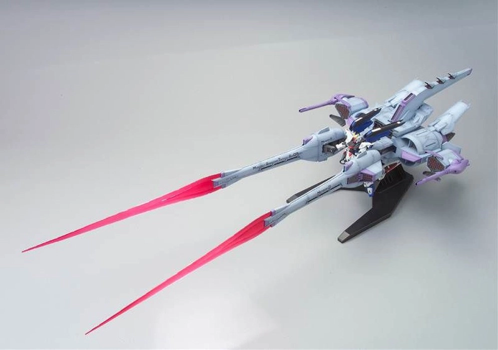 Bandai GUNDAM HG Seed 1/144 - Meteor Unit + Freedom Gundam