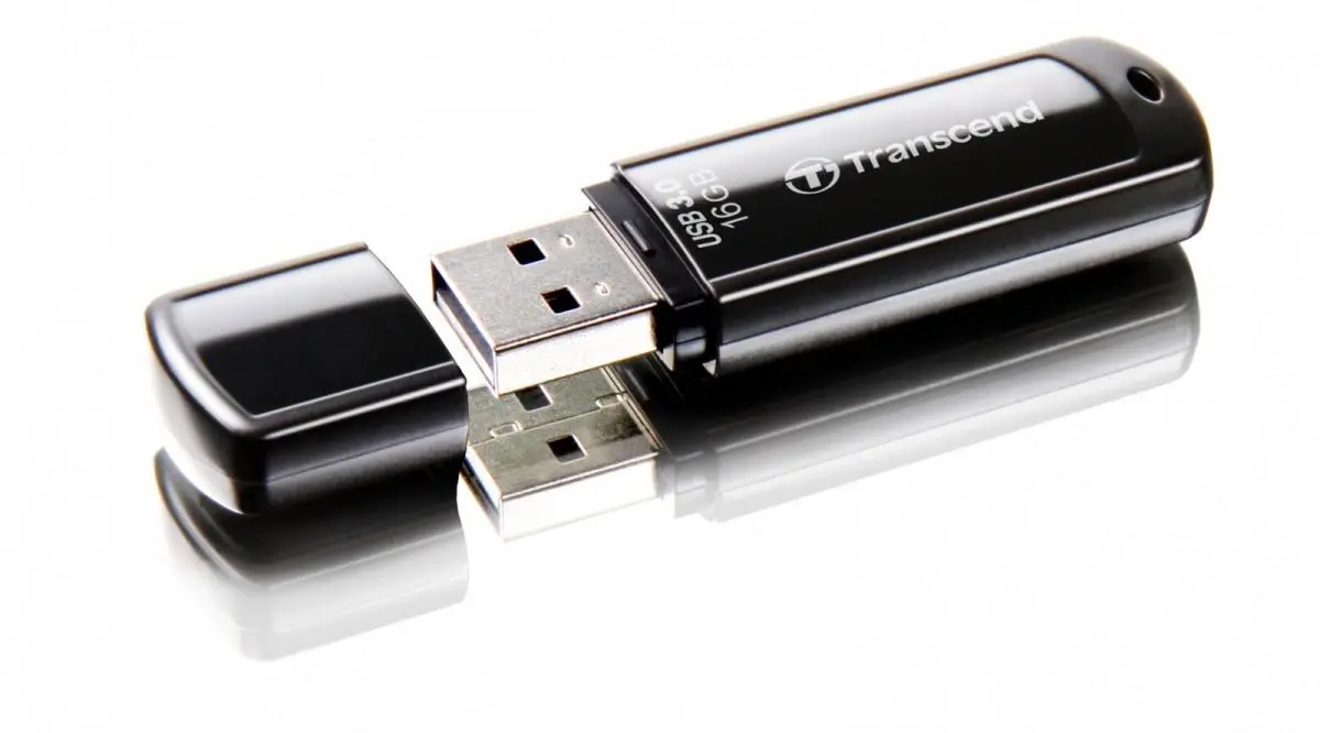 PenDrive Transcend JetFlash 700 16GB USB 3.0 Czarny
