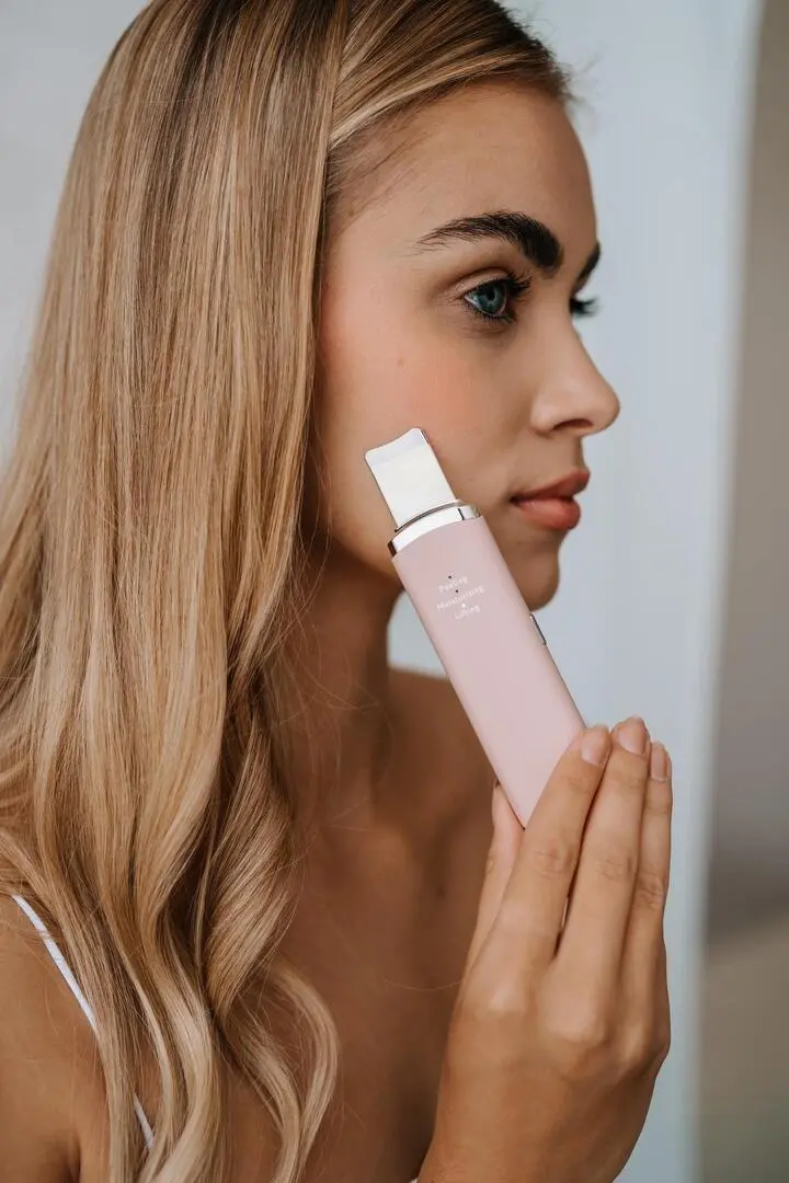Urządzenie do peelingu kawitacyjnego Beautifly Scrub Slim Blush