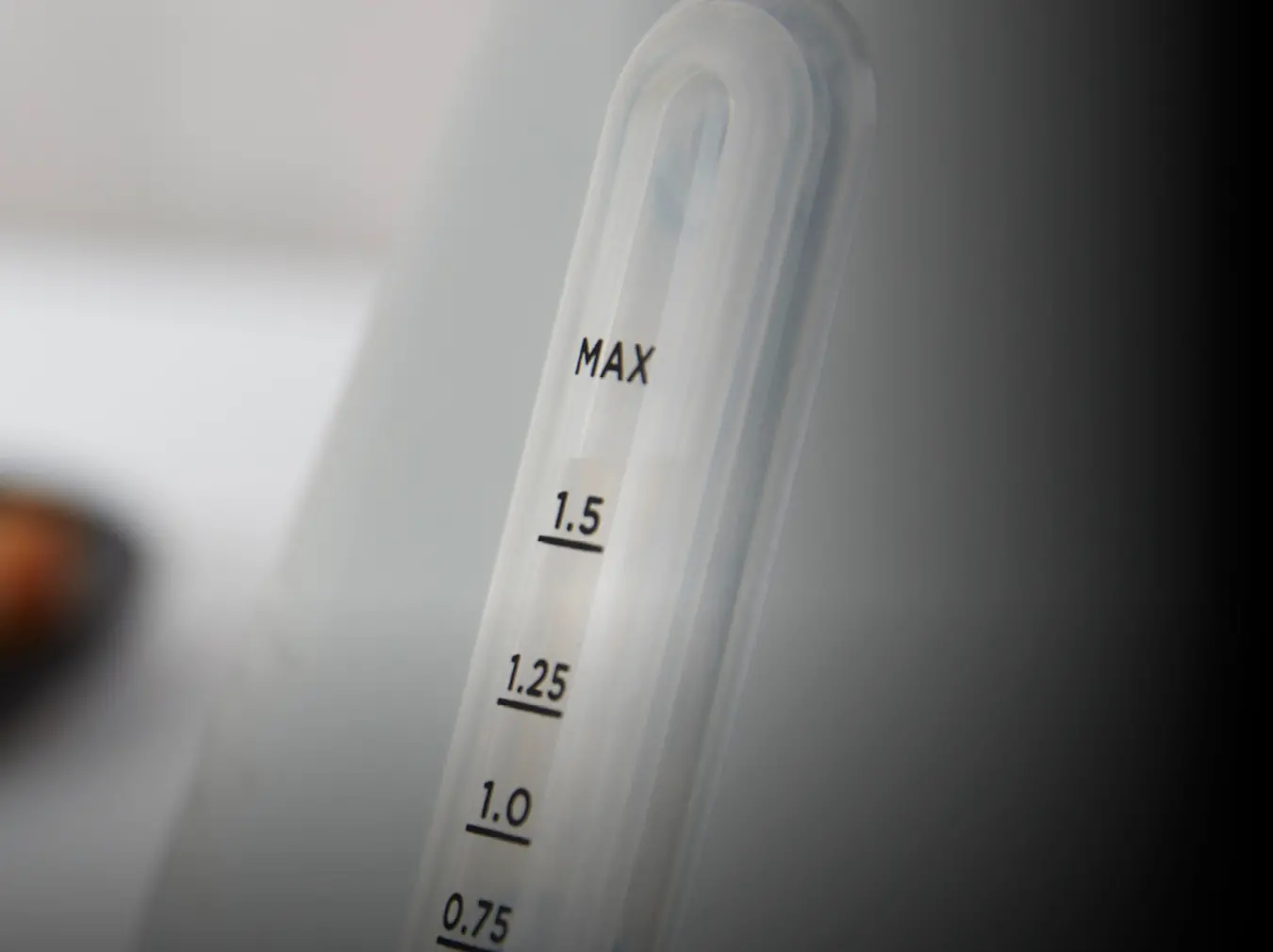 фото Електрочайник Tower T10074GRY