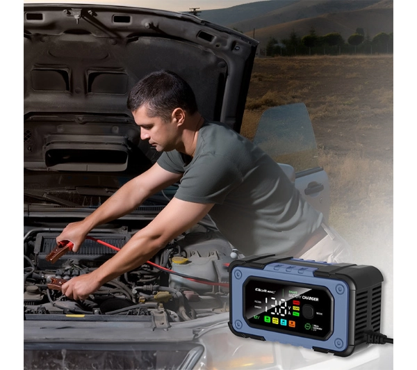 Qoltec 52486 Inteligentna mikroprocesorowa 12V / 7A  Prostownik do akumulatora AGM LiFePO4 GEL z funkcją naprawy