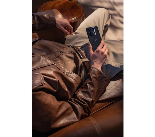 Motorola Signature 16/512GB 6,78" 165Hz 50Mpix Carbo - Kup na Raty - RRSO 0%