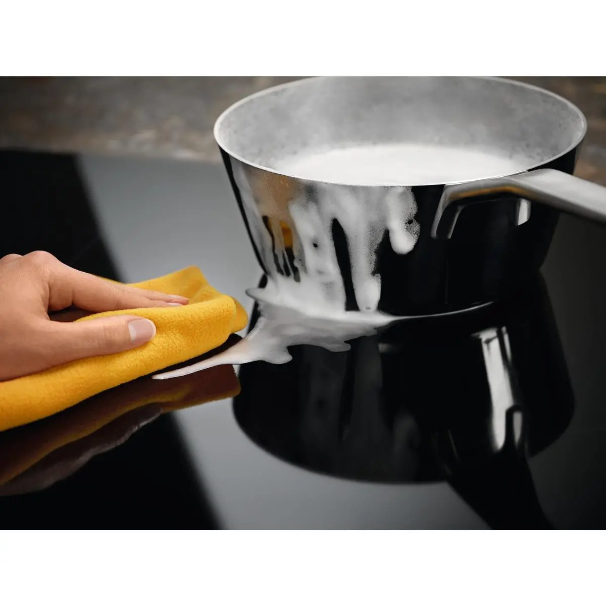 Płyta indukcyjna Electrolux Slim-fit LIR60430 59cm