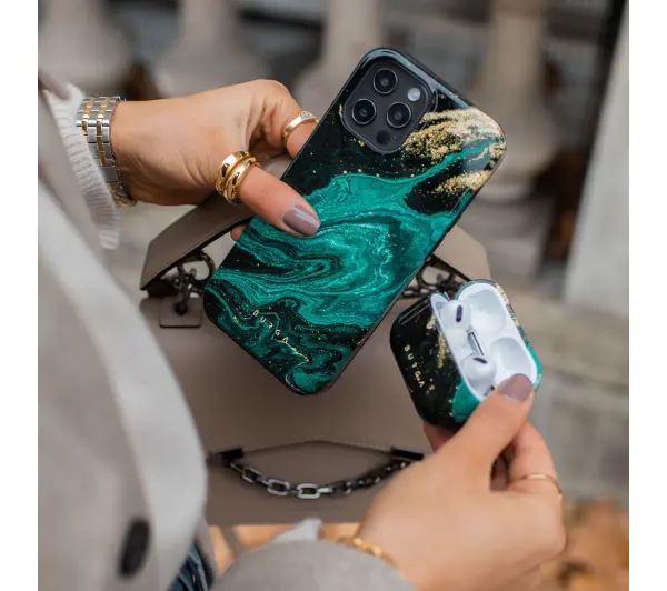 Burga Case Emerald Pool do iPhone 15 Pro