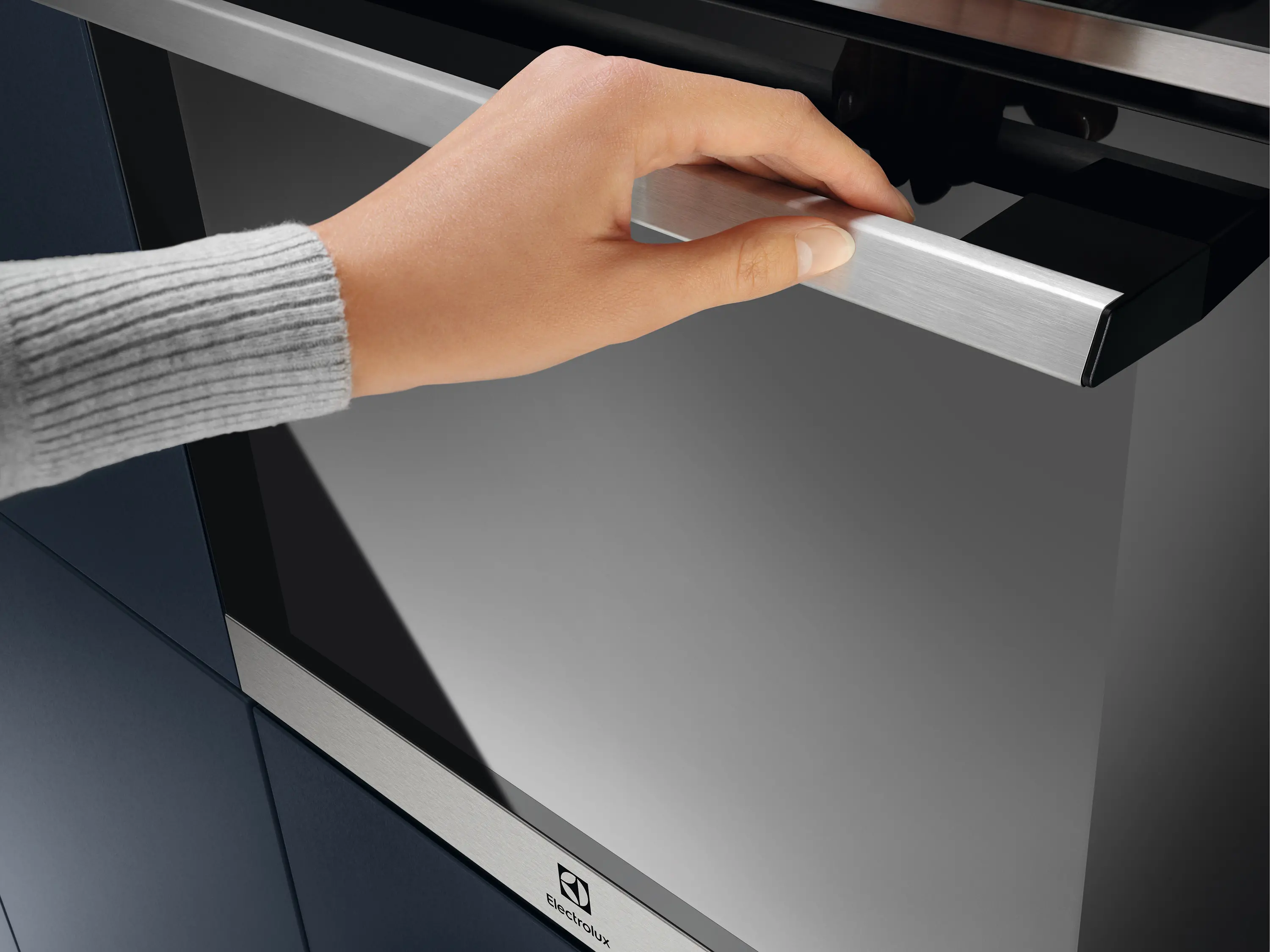 фото Духовка електрична Electrolux EOE5F71X