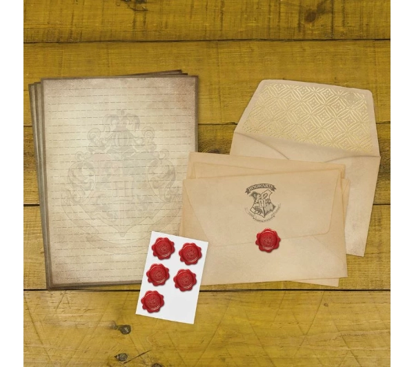 Paladone Hogwarts Letter Writing Set