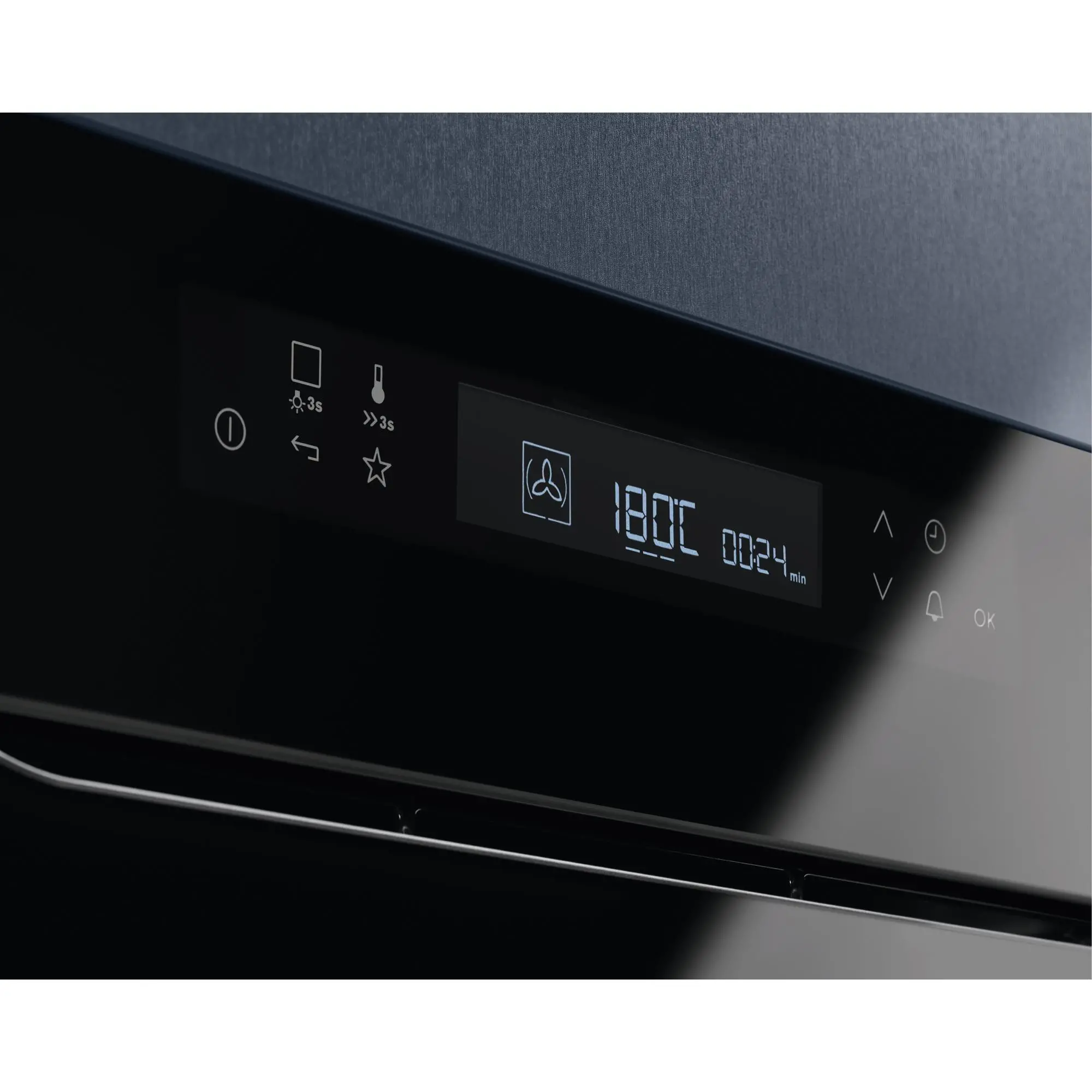 Фото Духовка електрична Electrolux EOB7S31Z