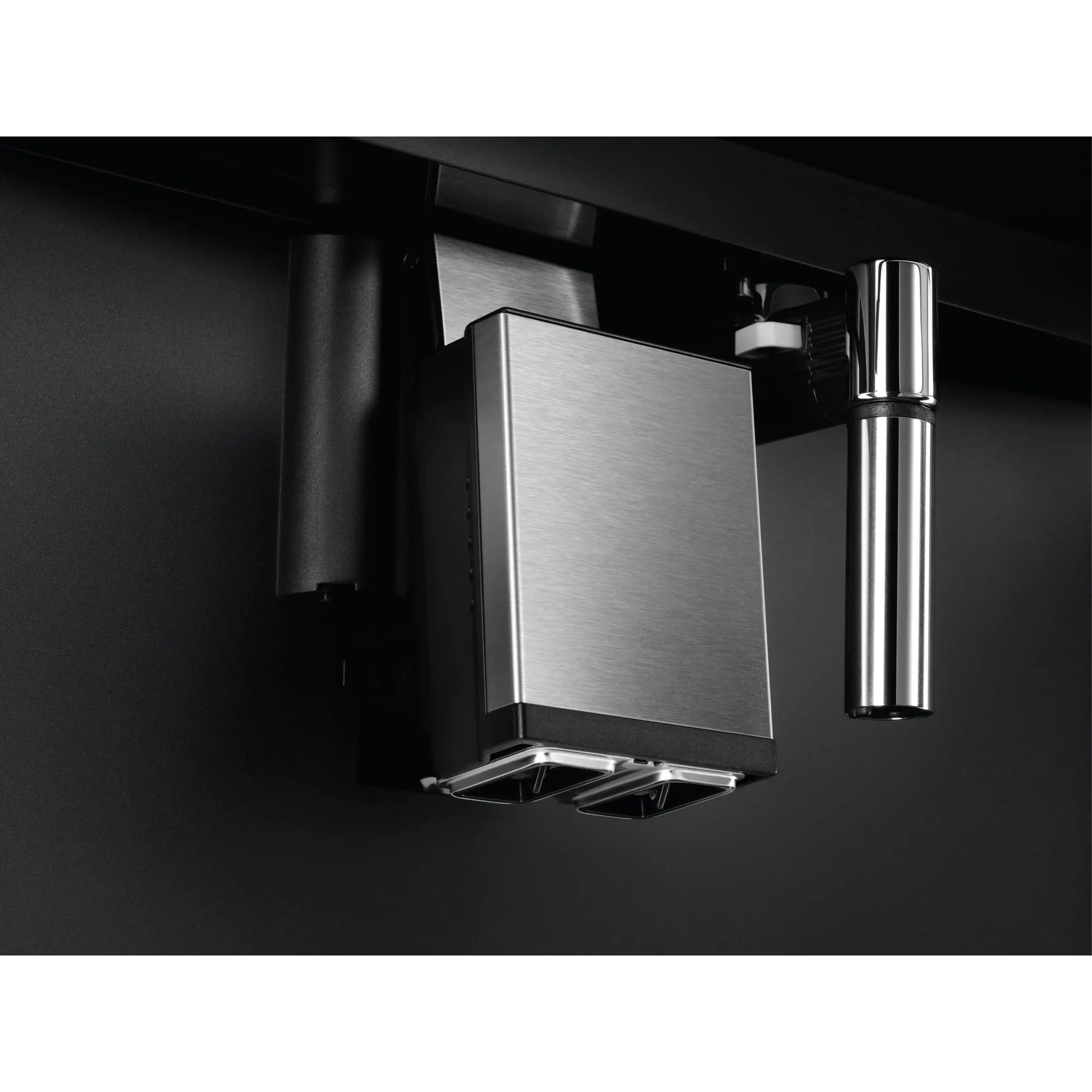 Фото Кавомашина автоматична Electrolux KBC85Z