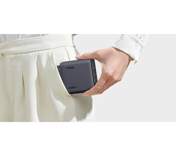 Aukey Comet Mix 4 3xUSB-C 1xUSB 140W PA-C6 Szary