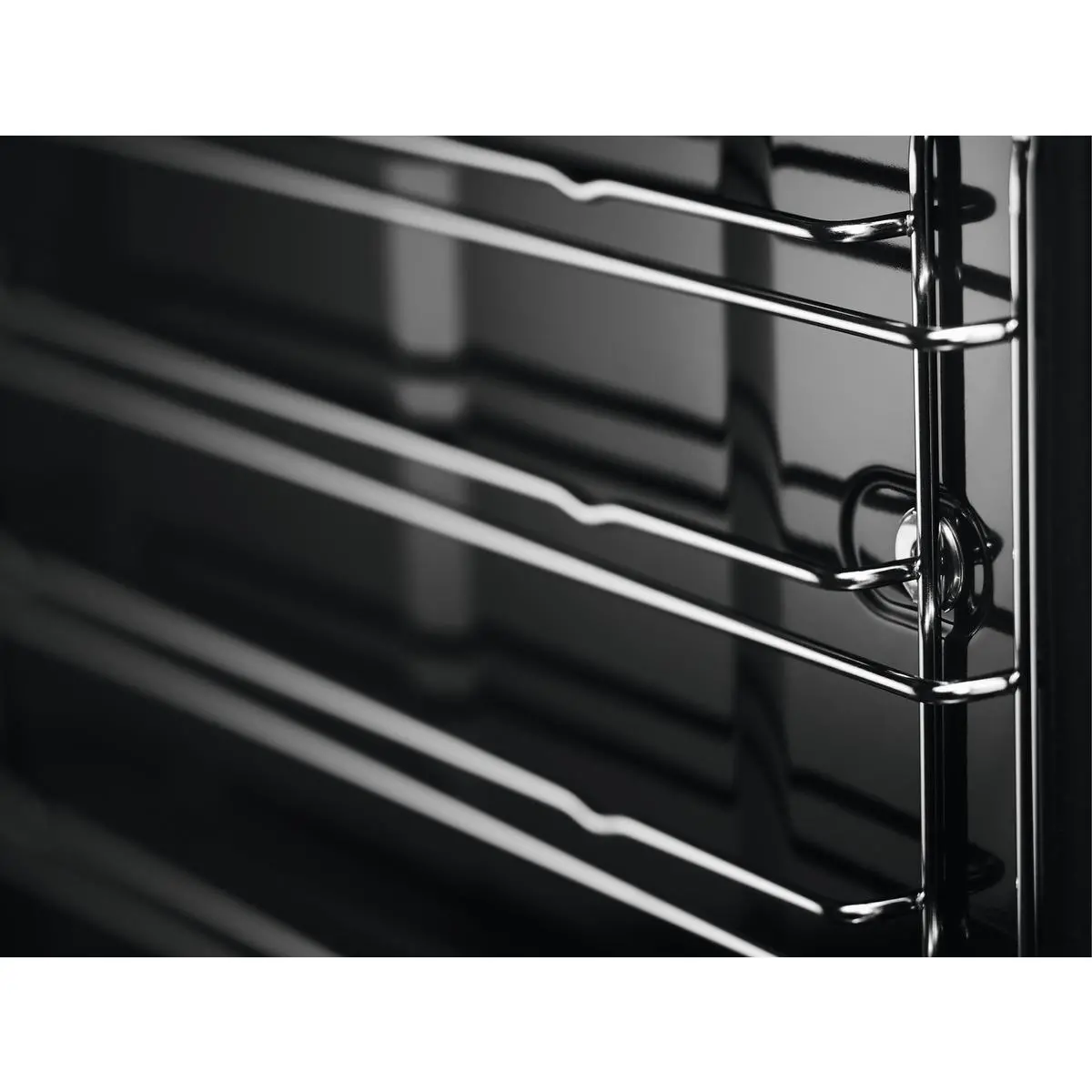 Фото Духовка електрична Electrolux EOF3H40X