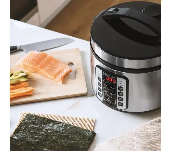 Sencor SRM 3151BK Regulacja temperatury 700W 1,5l