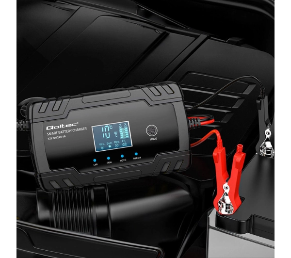Qoltec 52490 Inteligentna mikroprocesorowa 12V 8A / 24V 4A  Prostownik z funkcją naprawy do akumulatora AGM GEL