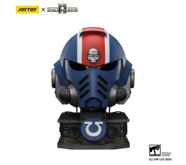Joy Toy Hełm Warhammer 40k Space Marine 2 Ultramarines Lieutenant Titus Helmet with Display Stand - Replica 44 cm