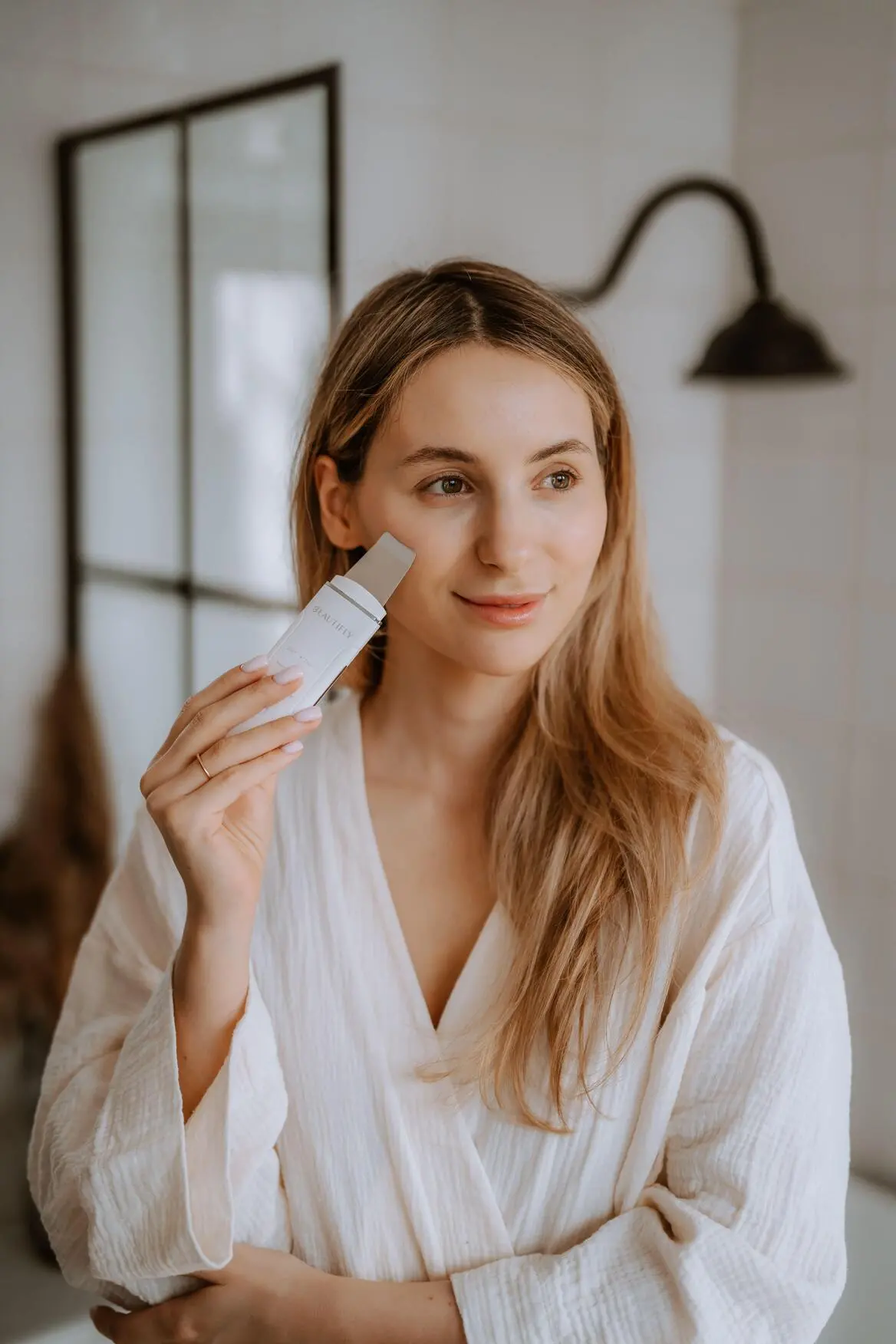Urządzenie do peelingu kawitacyjnego Beautifly Scrub Peeling Young