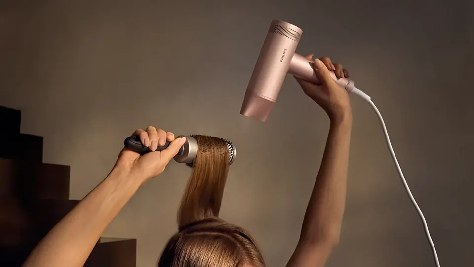 Suszarka do włosów Philips Hair Dryer Seria 8000 BHD837/10 Jonizacja Dyfuzor Zimny nawiew 1400W 3 prędkości 4 temperatury