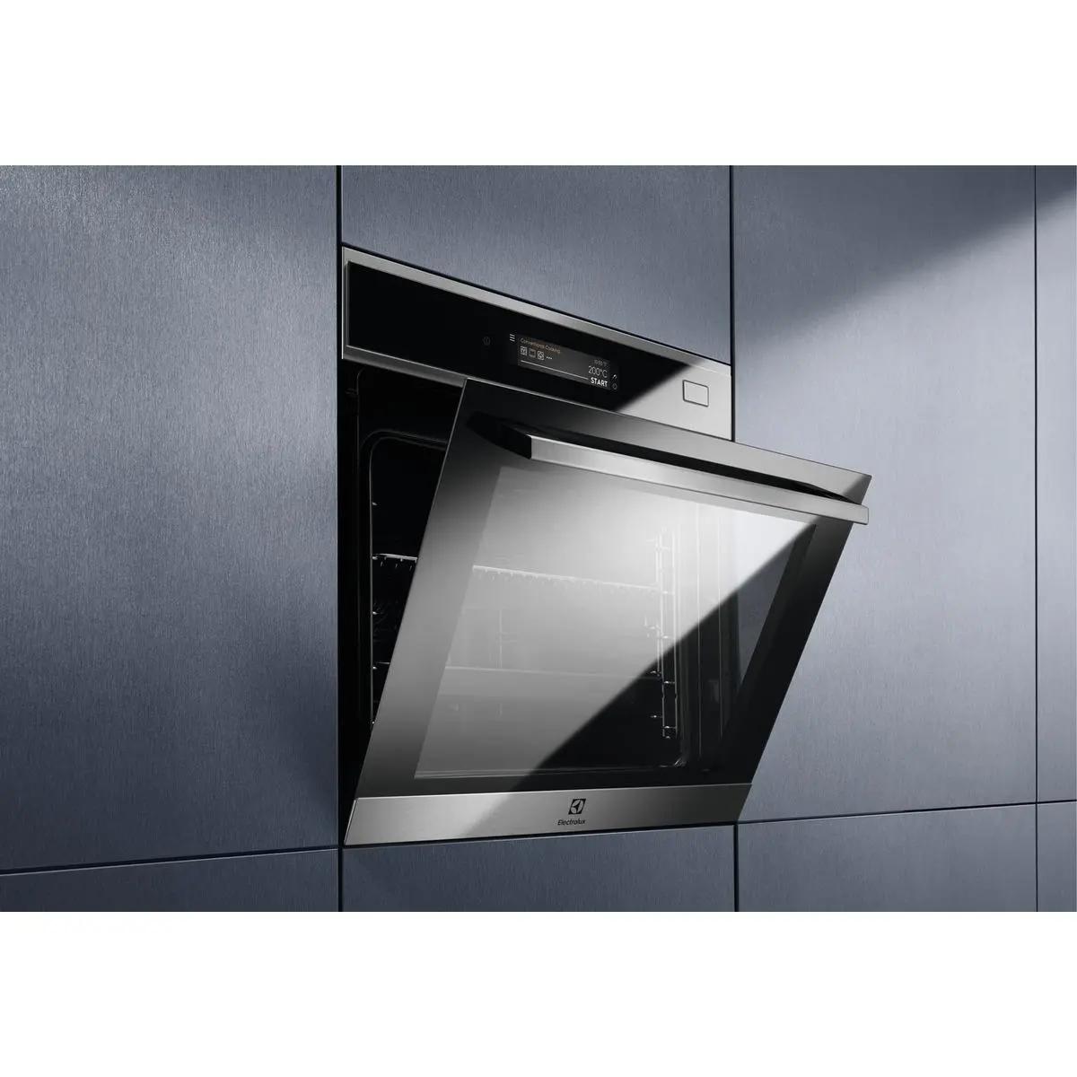 Piekarnik elektryczny parowy Electrolux 800 SteamBoost EOB9S31WX Termoobieg Termosonda Zdalne sterowanie Czarno-stalowy