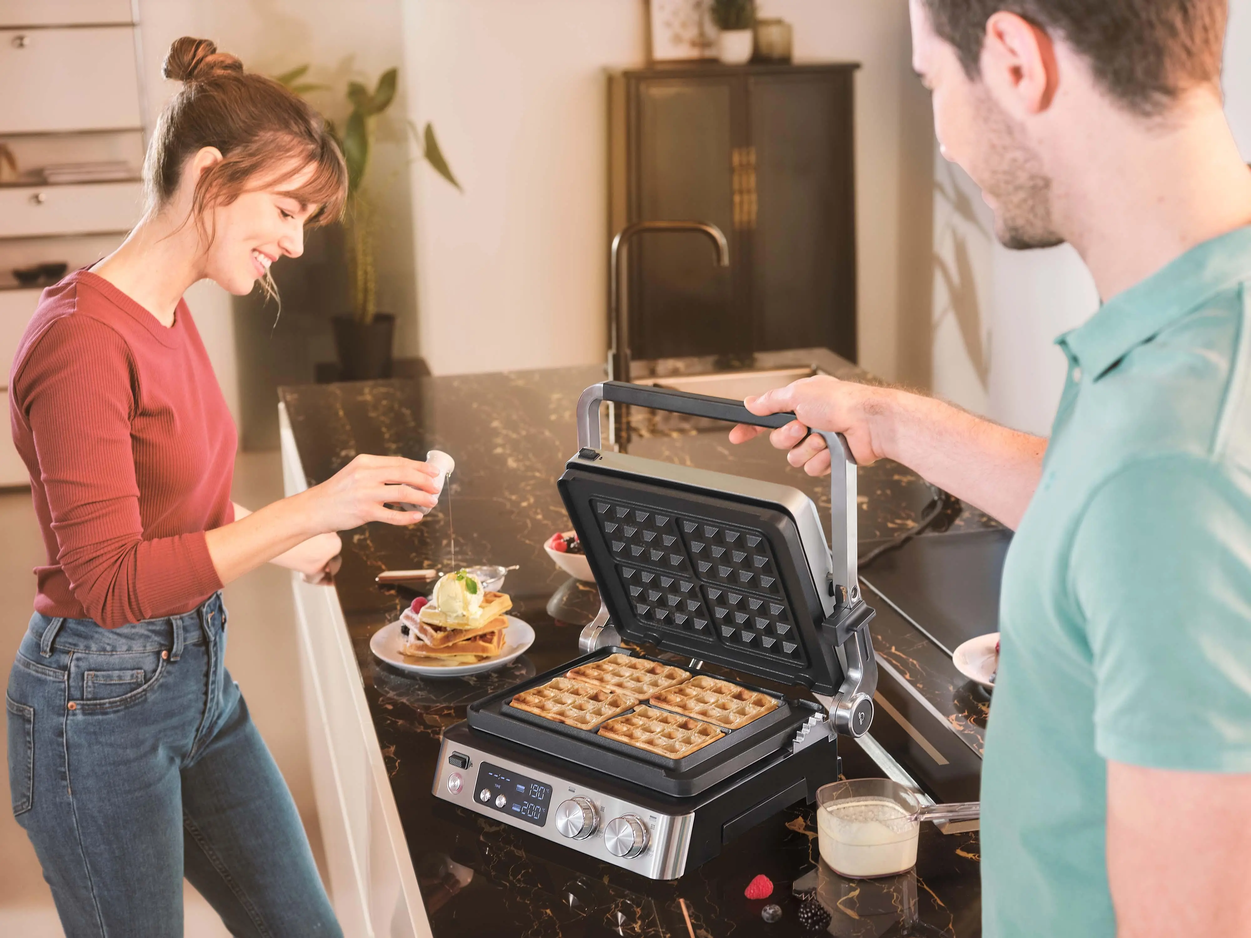 Grill elektryczny Braun MultiGrill 7 CG7044 + płyty do gofrów
